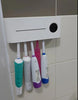 Lataa kuva Galleria-katseluun, UV-hammasharjasterilisaattori pohjalla ja hammastahnan annostelijalla
